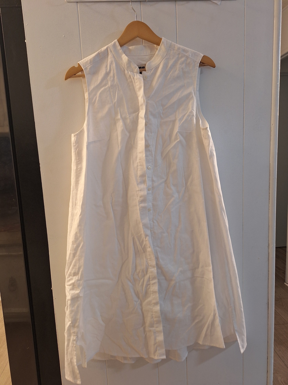 Anne Klein White Sleeveless Mandarin Collar Tunic